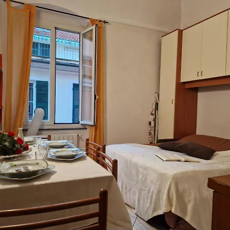 Lägenhet Garibaldi Il Tuo Appoggio Nel Centro Del Paese *