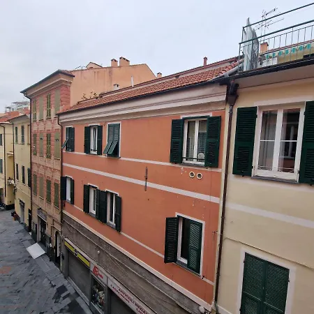 Lägenhet Garibaldi Il Tuo Appoggio Nel Centro Del Paese Loano